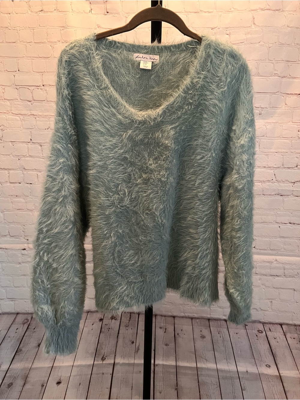 ❤️ London Kaye Fuzzy Eyelash Knit SWEATER